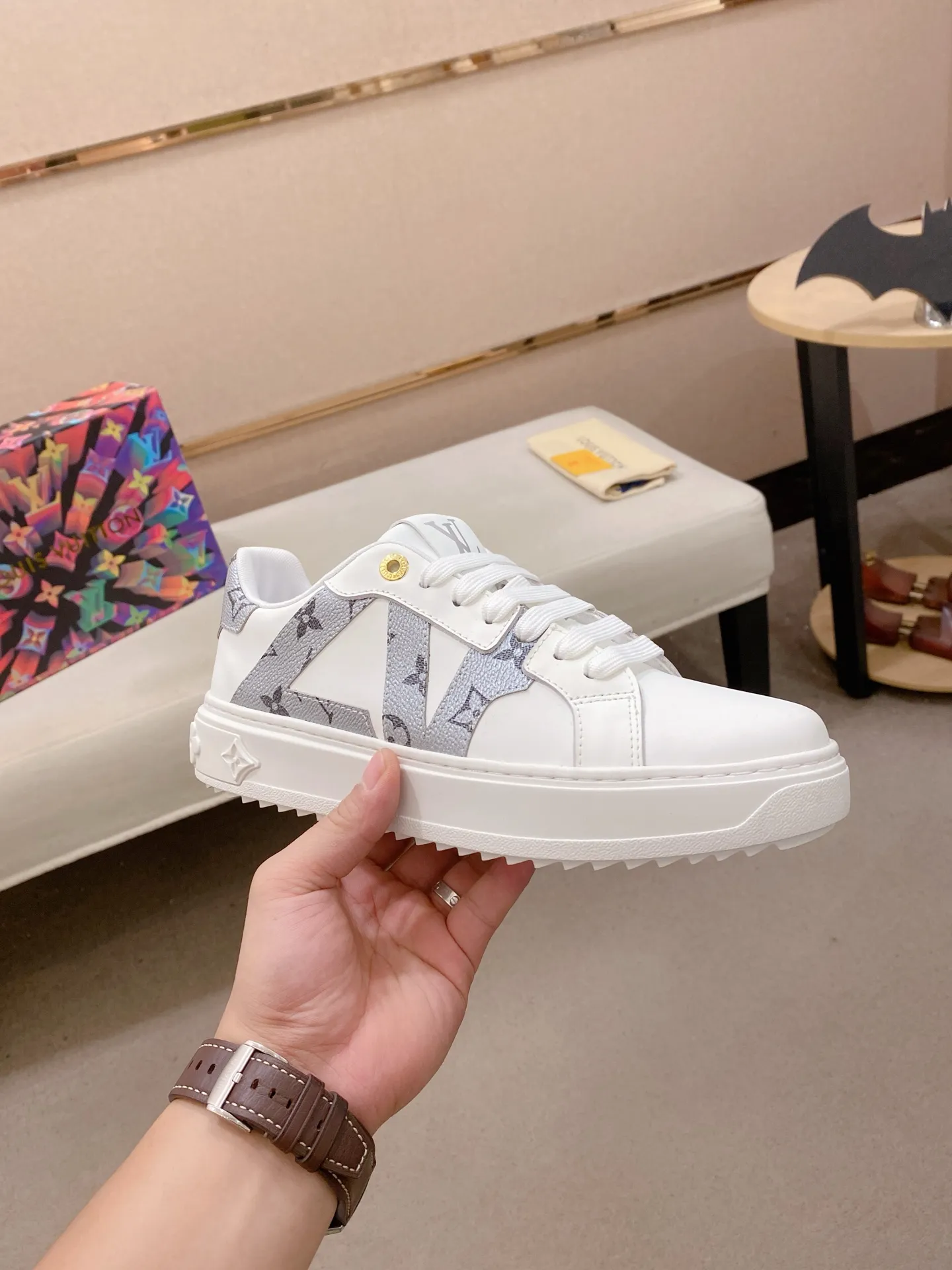 Men's shoes💰: 540💰(Niuli: full package) louis vuitton (Louis Vuitton/lv) top 🔍🔍 new models are on sale at the same time at the counter. The upper 🇮🇹 is imported from Italy, first-layer cowhide, and the lining is fully imported cowhide. 💪💪, completely 1⃣️ to 1 ⃣️Re-engraved🇮🇹💪💪, ⚠Sole: The original sole is specially provided by the original factory, the exclusive movable molded sole is super comfortable, ⚠The original factory follows the order, 🔍🔍high quality, you can enter and exit the counter at will, welcome to compare⚠. Code number:38-44